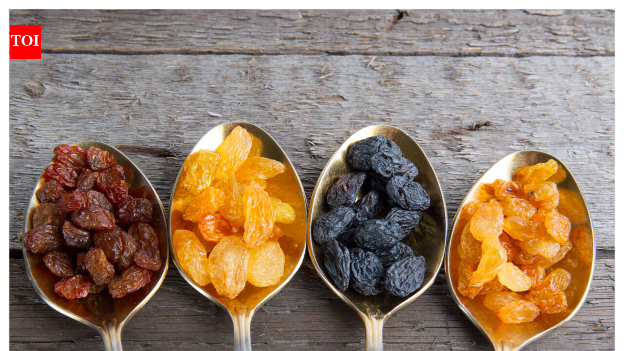 Health benefits of eating soaked Raisins