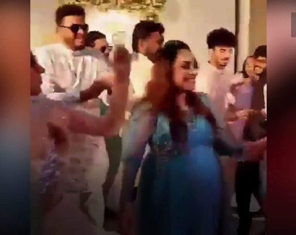 
Watch Amala Paul and Pearle Maaney dancing together
