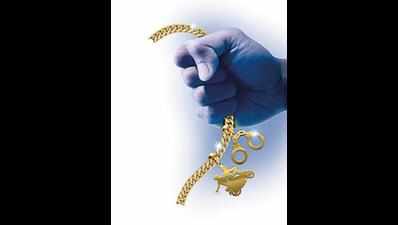 Artisan steals Rs 30 lakh gold in 2019, caught trying to repeat scam in Mumbai