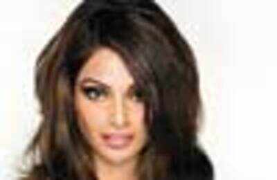 Josh & I have become close: Bipasha