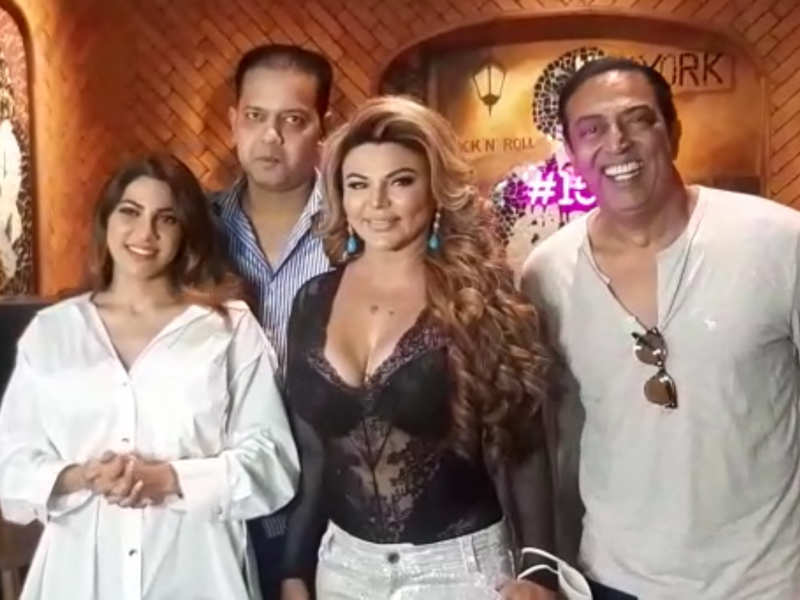 Rakhi Sawant hosts a get-together for fellow BB14 contestants; Nikki Tamboli, Jaan Kumar Sanu, Sonali Phogat and others attend the party