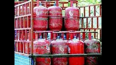 LPG cylinder prices hiked by Rs 25 in Mumbai, breach Rs 800-mark