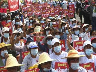 Myanmar protesters return to streets as crackdown continues