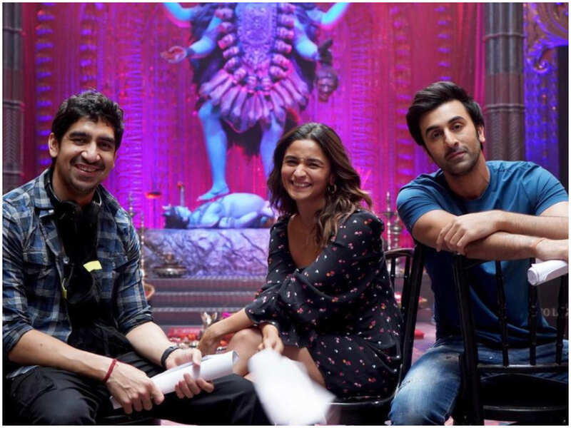 Alia Bhatt shares BTS picture from ‘Brahmastra’ sets with her ‘magical boys’ Ranbir Kapoor and Ayan Mukerji Alia Bhatt shares BTS picture from ‘Brahmastra’ sets with her ‘magical boys’ Ranbir Kapoor and Ayan Mukerji