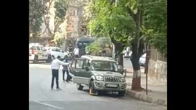 Centre hands over SUV case to NIA, sparks fresh row with MVA