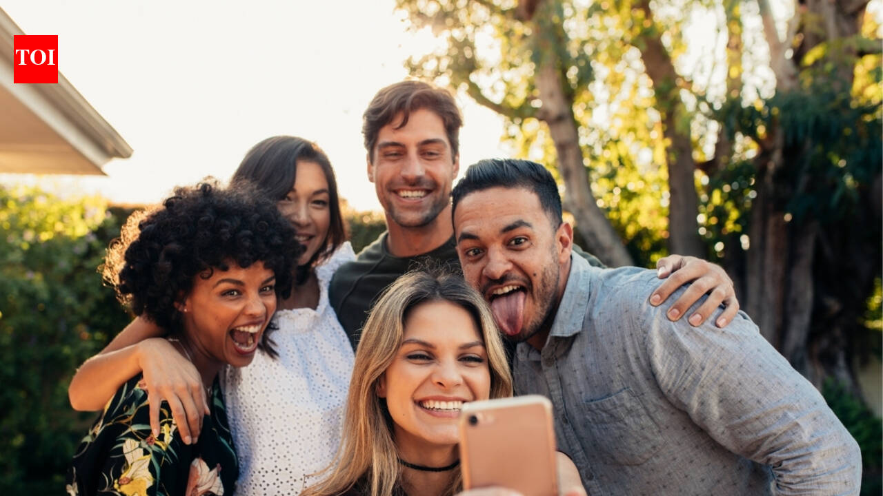 Zodiac signs that are best at keeping lifelong friendships (ranked from ...