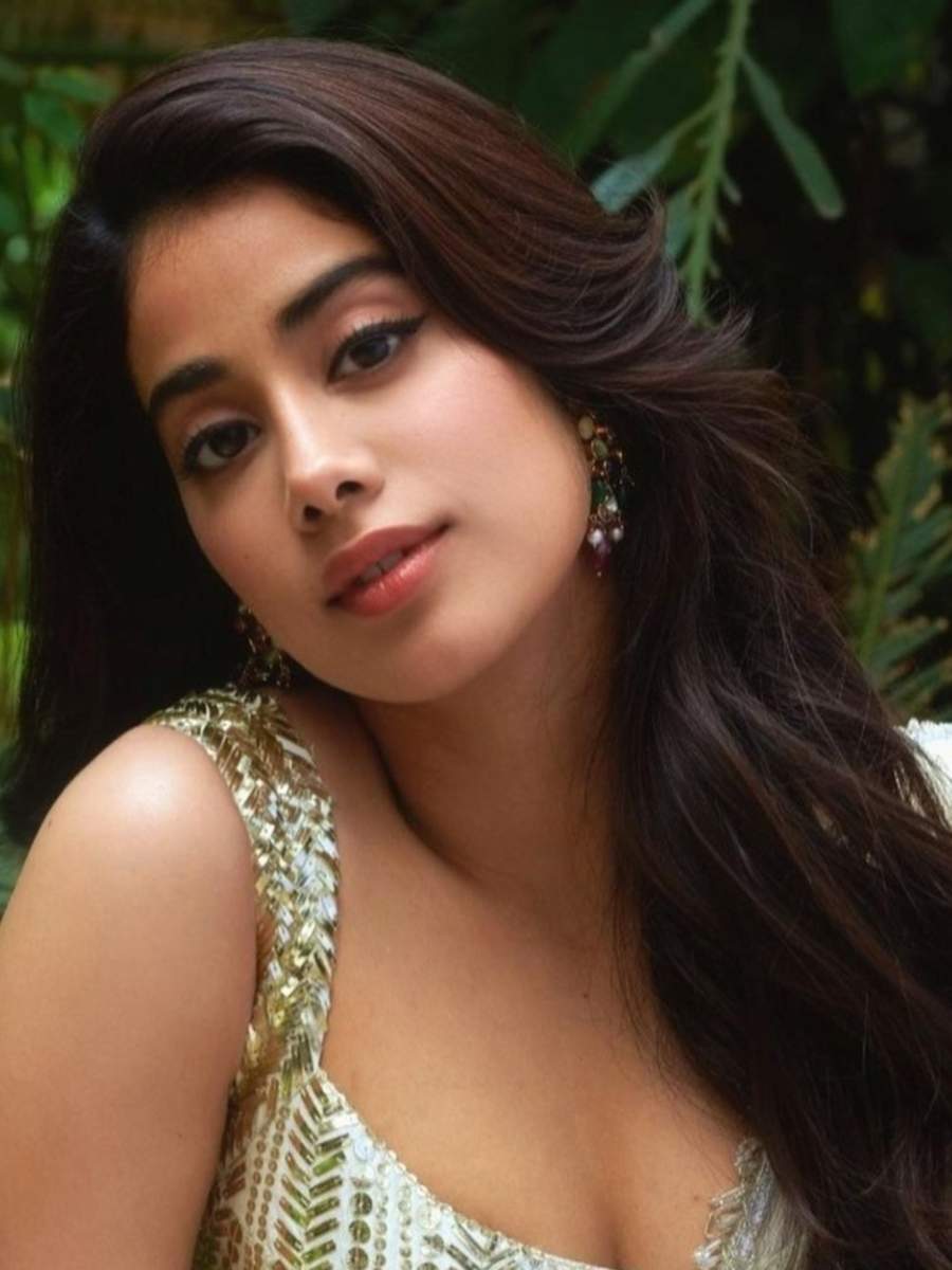 Janhvi Kapoor's fashion diaries from 'Roohi' promotions | Times of India