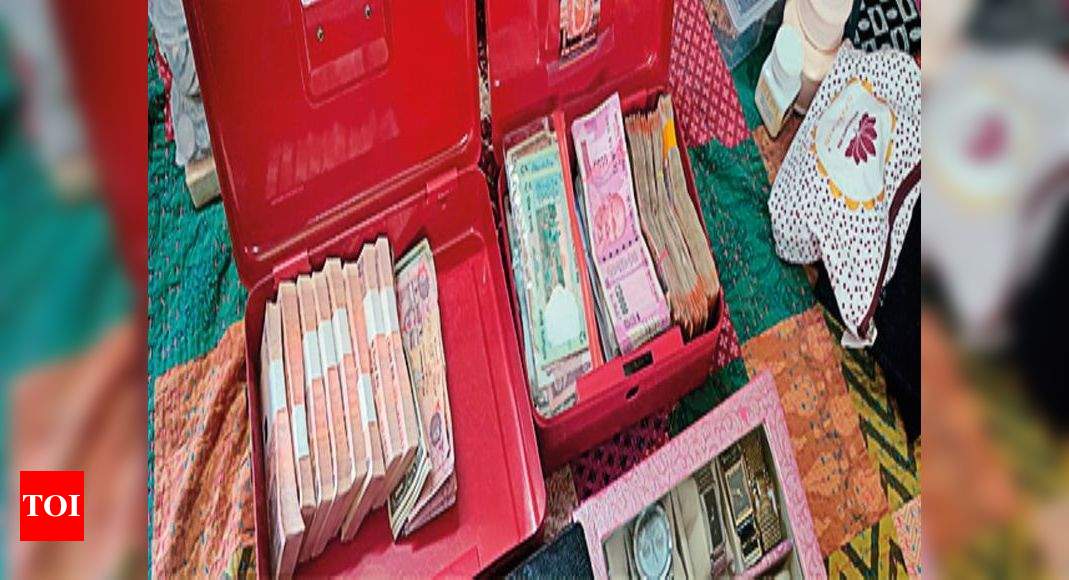 ACB raids 9 govt officials in 11 districts