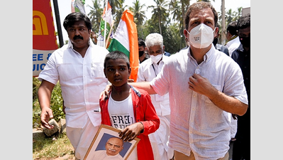 Rahul Gandhi keeps his promise, gifts sports shoes to Kanyakumari boy