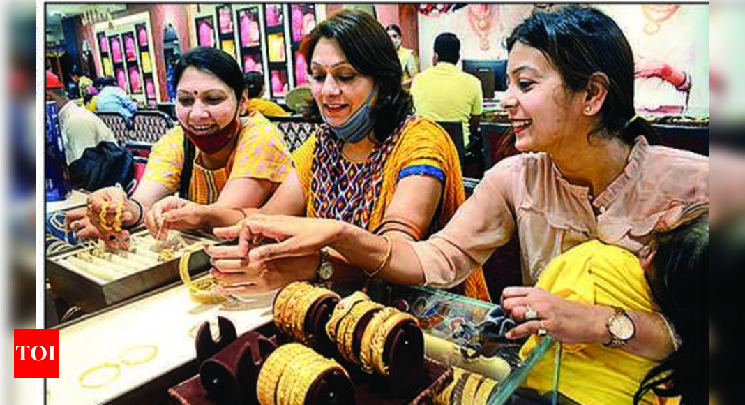 patna-falling-gold-prices-cheer-customers-patna-news-times-of-india