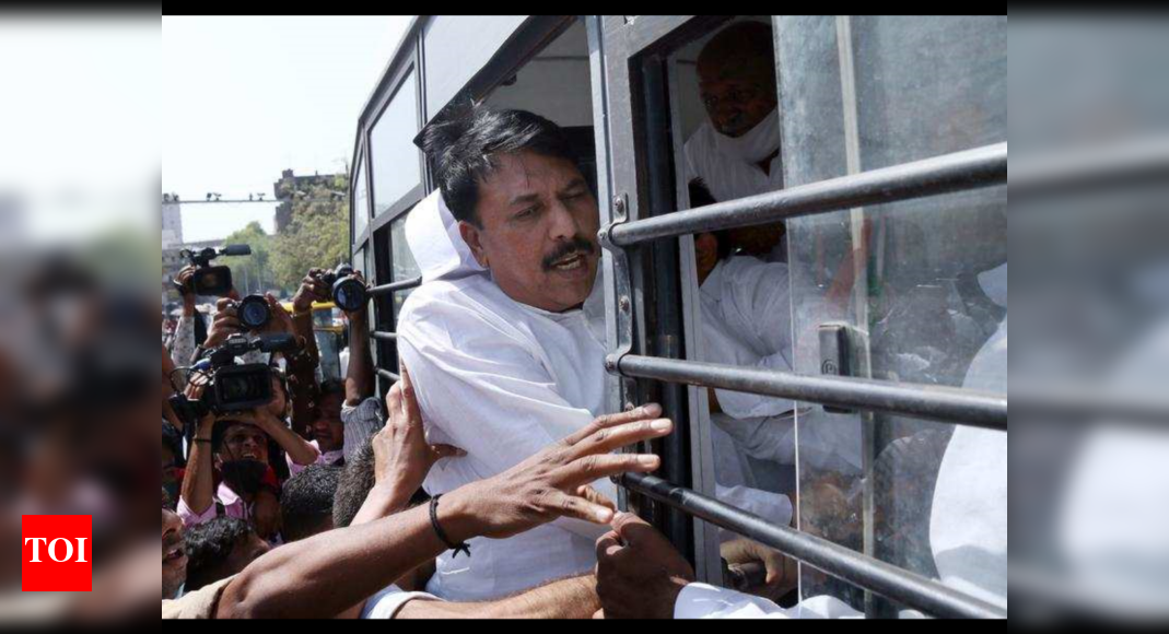 Congress leaders, workers detained | Ahmedabad News ...