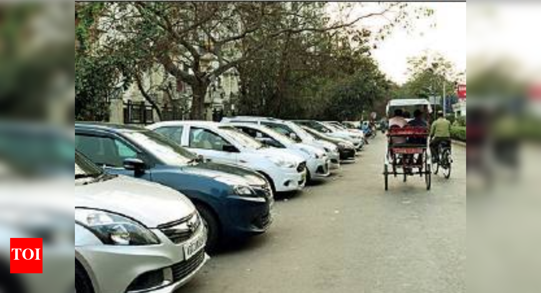 Cop crackdown on parking mafia near vaccination sites; 2 attendants ...