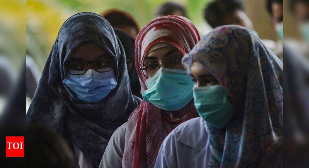 Wearing masks made mandatory in Islamabad amid rising Covid cases