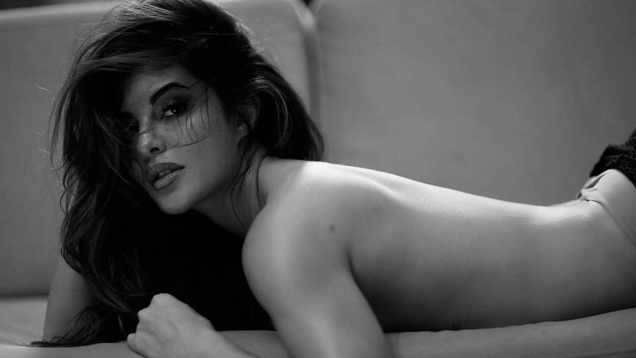 Jacqueline Fernandezxxx Videos - Jacqueline Fernandez steams up the internet with her latest photoshoot |  Hindi Movie News - Bollywood - Times of India
