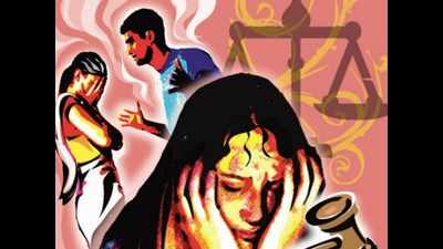 Ahmedabad: Man beats, abandons wife for not being ‘slim and fair’