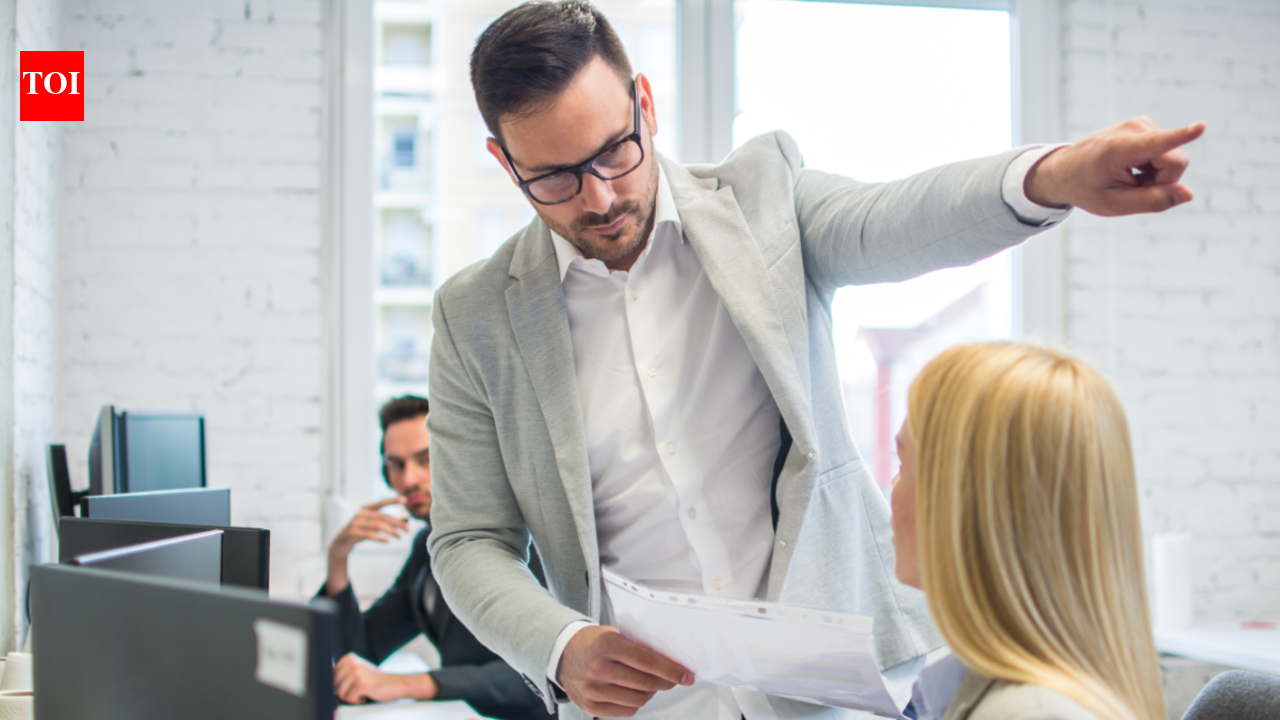 Signs you're becoming a bad manager at work