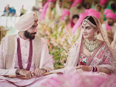 Jasprit Bumrah marries model turned TV presenter Sanjana Ganesan
