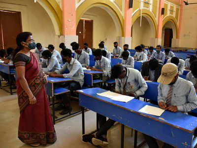 Teachers need to play bigger role in New Education Policy: Karnataka women's university VC Chandavarkar