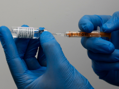 Canada changes tack, recommends use of AstraZeneca Covid ...