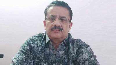 Wasim Rizvi: Former Shia Waqf Board chairman Wasim Rizvi converts to  Hinduism, rechristened as Jitendra Narayan Singh Tyagi | Ghaziabad News -  Times of India