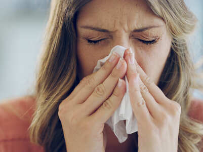 10 natural ways to stop sneezing