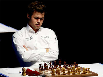 Magnus Invitational: Carlsen makes semifinals