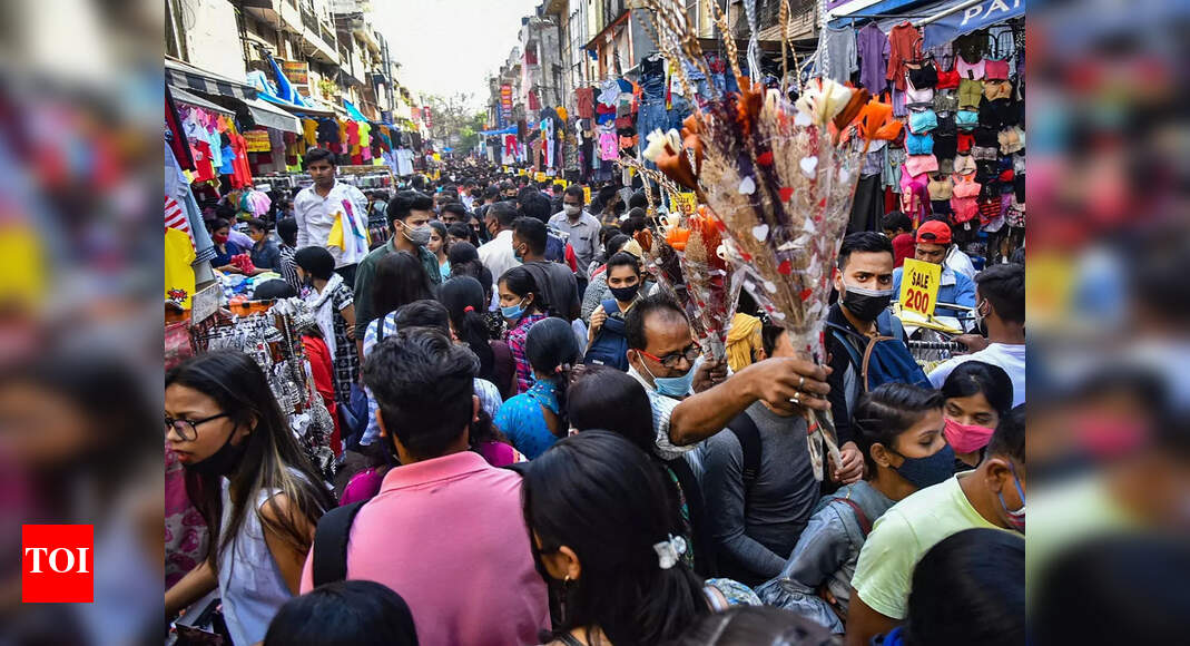 At Delhi's Kamla Nagar market, those on foot to be king Delhi News