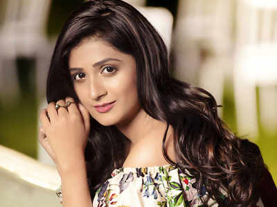 Being in front of the camera is not my comfort zone: Aarohi Patel