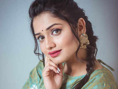 Hruta Durgule Cute Photos  Cute Marathi actresses bollywood hollywood  south girls