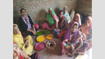Women groups prepare herbal gulal and colours for a safe Holi in UP's Prayagraj