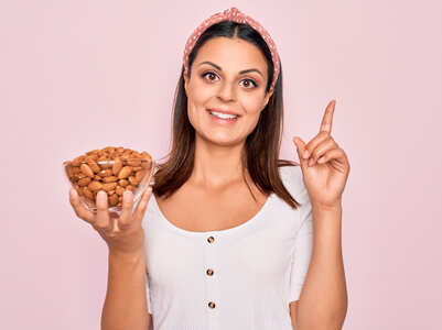 Consuming almonds reduces wrinkles, suggests study