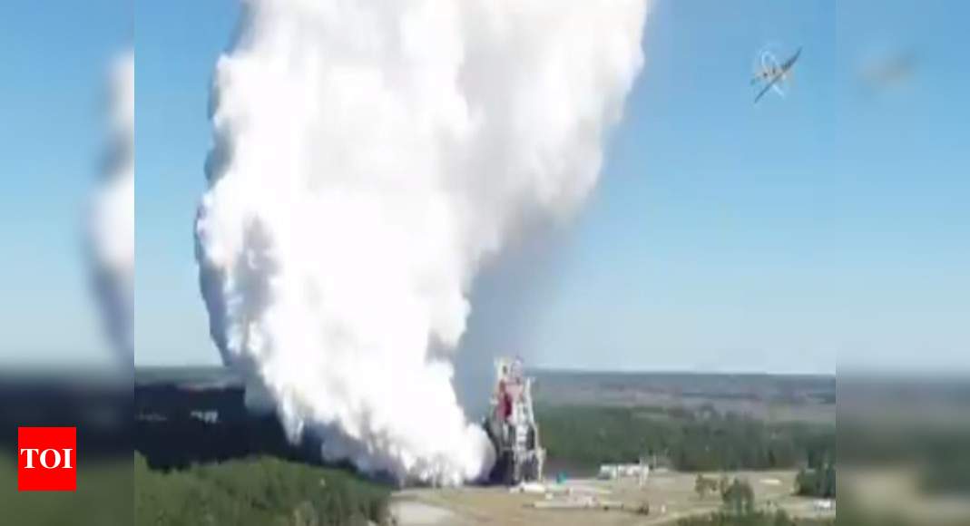 Nasa completes engine test firing of moon rocket on 2nd try