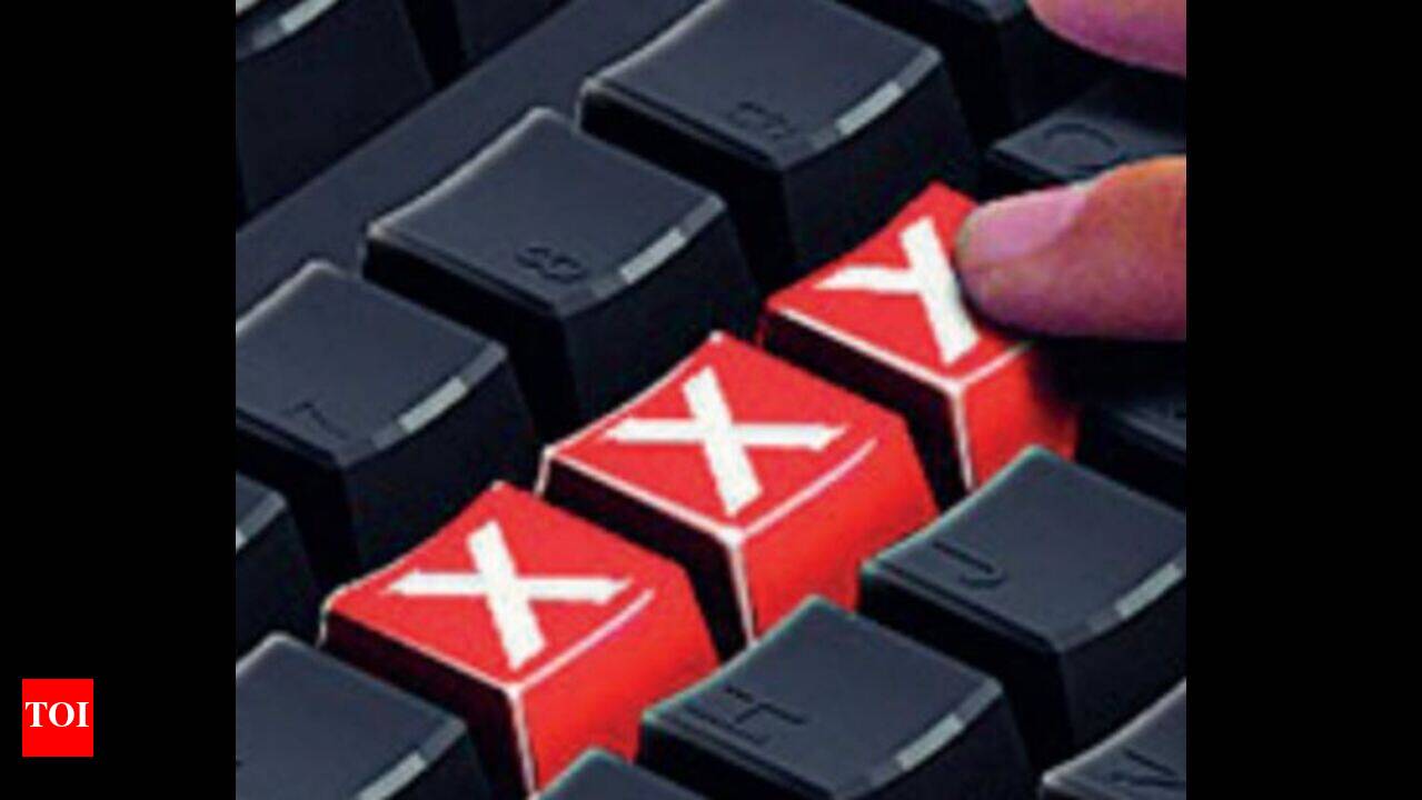 West Bengal: Five held for selling nude video of woman to porn site |  Kolkata News - Times of India