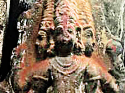 13th century Trimurthi sculpture found in Telangana's Nalgonda ...