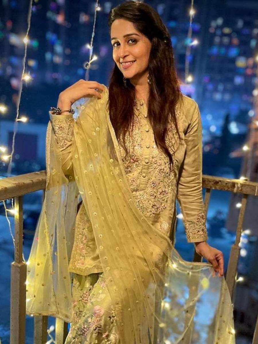 salwar kameez dipika kakar dress