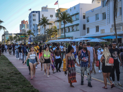 Miami Beach curfew aims to shut down spring break partying - Times of India