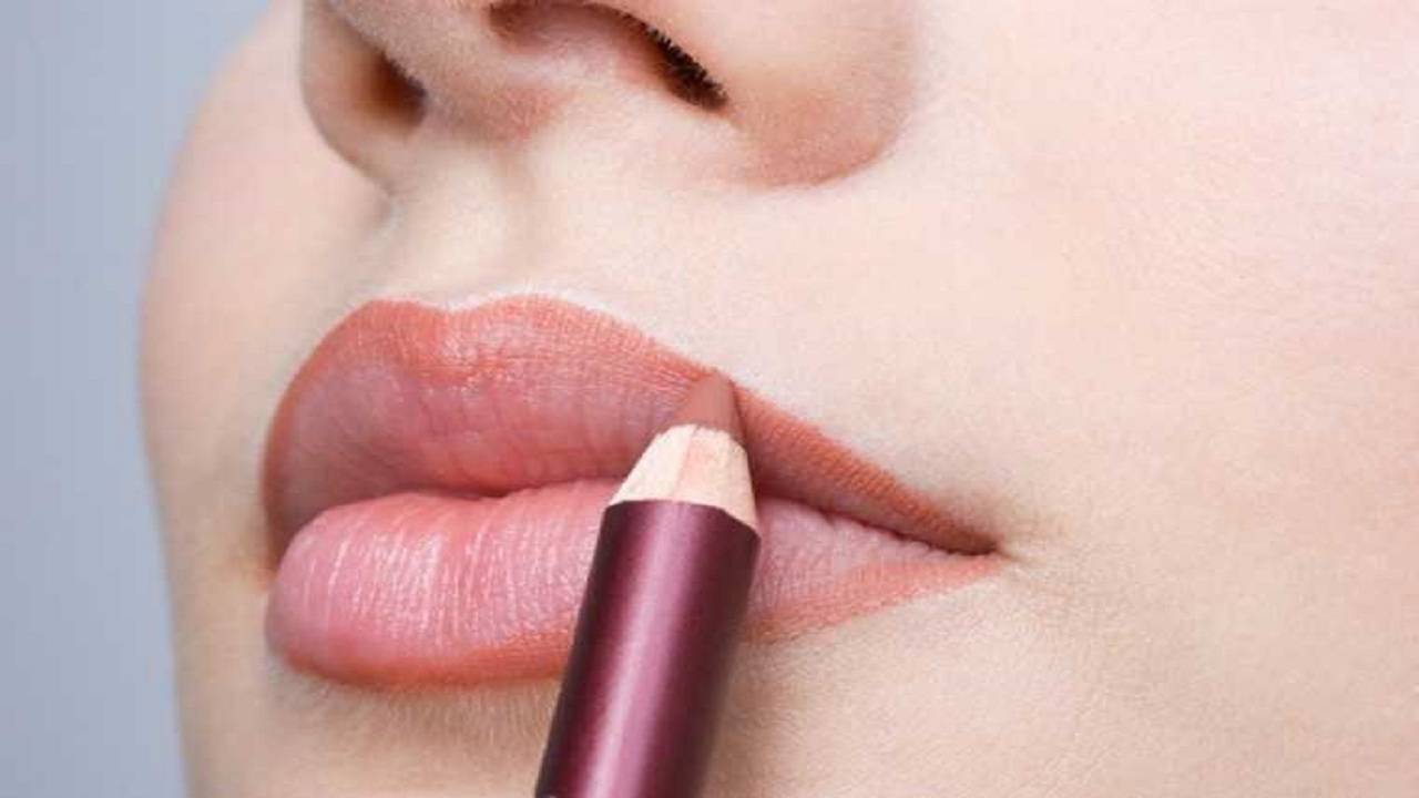 lipstick border pencil