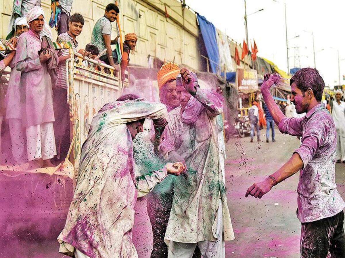 Holi Celebration In Delhi Gatherings Public Celebrations Banned For Holi Shab E Barat Delhi News Times Of India
