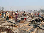 Bangladesh: 400 missing as massive fire engulfs Rohingya camp