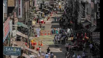 Face action if carts encroach Sadar Bazar, traders told