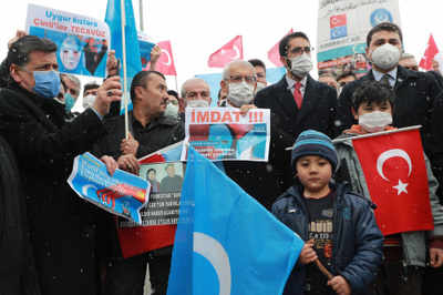 Uighur muslims protest amid Chinese FM Turkey visit