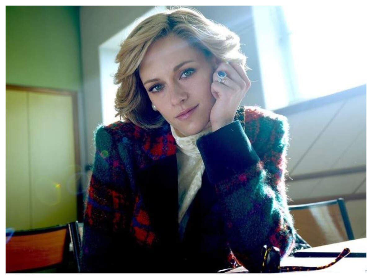 Kristen Stewart Transforms Into Lady Diana In New Spencer Still Jack Farthing Joins Cast As Prince Charles English Movie News Times Of India