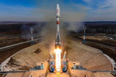 OneWeb launches 36 satellites from Russia to extend internet orbit
