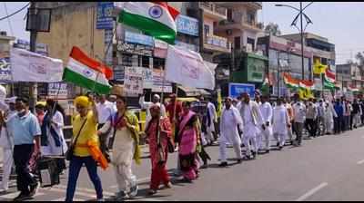 Govt employees, teachers back farmers’ bandh call, take out 7km march