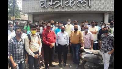Shopkeepers protest KDMC's decision to close shops on Saturday, Sunday