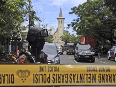 Suspected suicide bombing at Indonesian church wounds 14 people