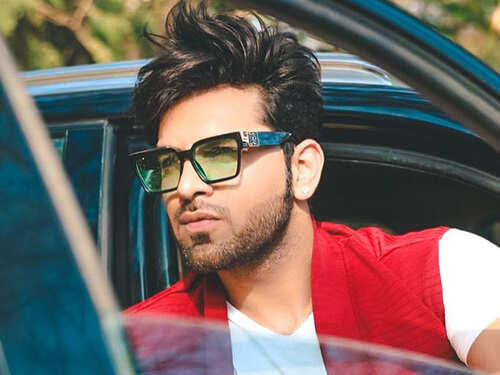 Exclusive - Paras Chhabra on being mocked in the past for baldness: There are so many Bollywood actors who have undergone hair transplant | The Times of India Exclusive - Paras Chhabra on being mocked in the past for baldness: There are so many Bollywood actors who have undergone hair transplant | The Times of India