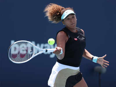 Osaka makes 4th round in Miami for the first time with walkover