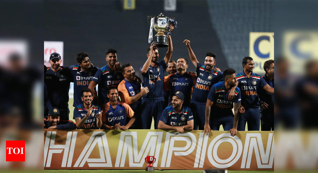 Ravi Shastri congratulates Team India for 'season of a lifetime'