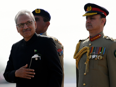 Pakistan President tests Covid positive